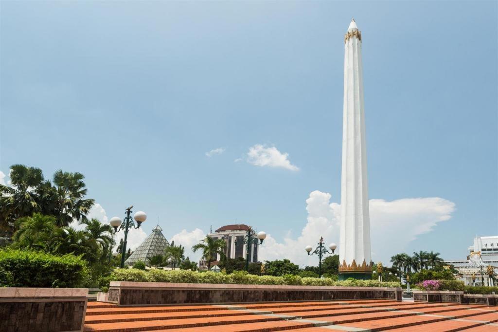 Life Puri Hotel Surabaya Gubeng Экстерьер фото
