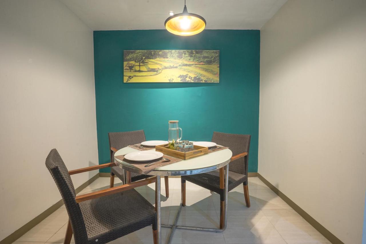 Life Puri Hotel Surabaya Gubeng Номер фото