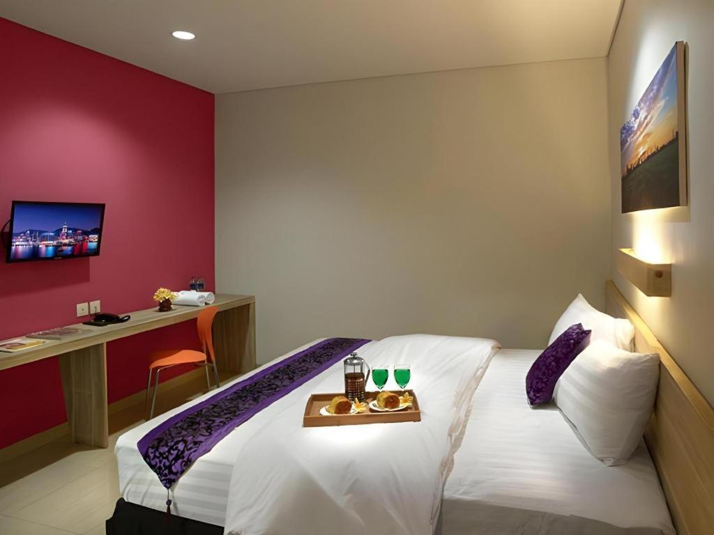 Life Puri Hotel Surabaya Gubeng Экстерьер фото