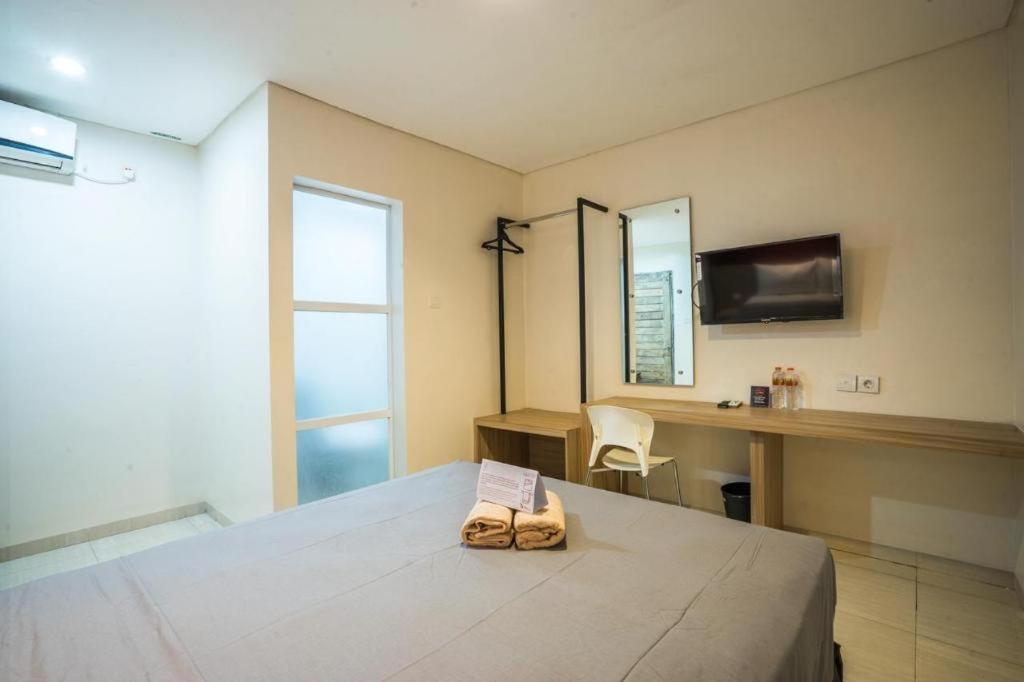 Life Puri Hotel Surabaya Gubeng Экстерьер фото