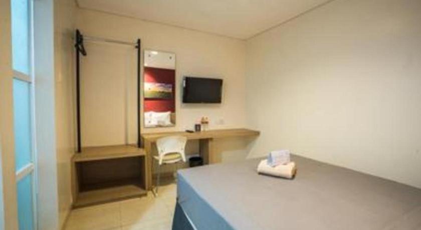 Life Puri Hotel Surabaya Gubeng Экстерьер фото