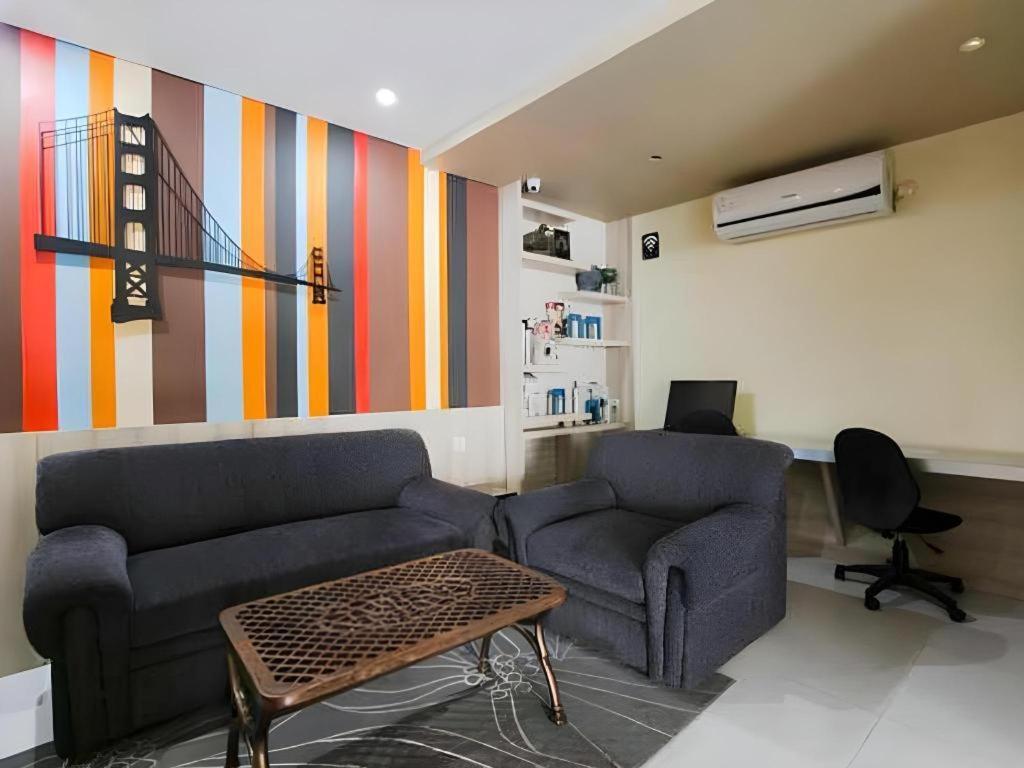 Life Puri Hotel Surabaya Gubeng Экстерьер фото