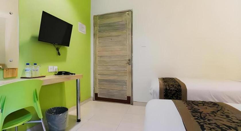 Life Puri Hotel Surabaya Gubeng Экстерьер фото