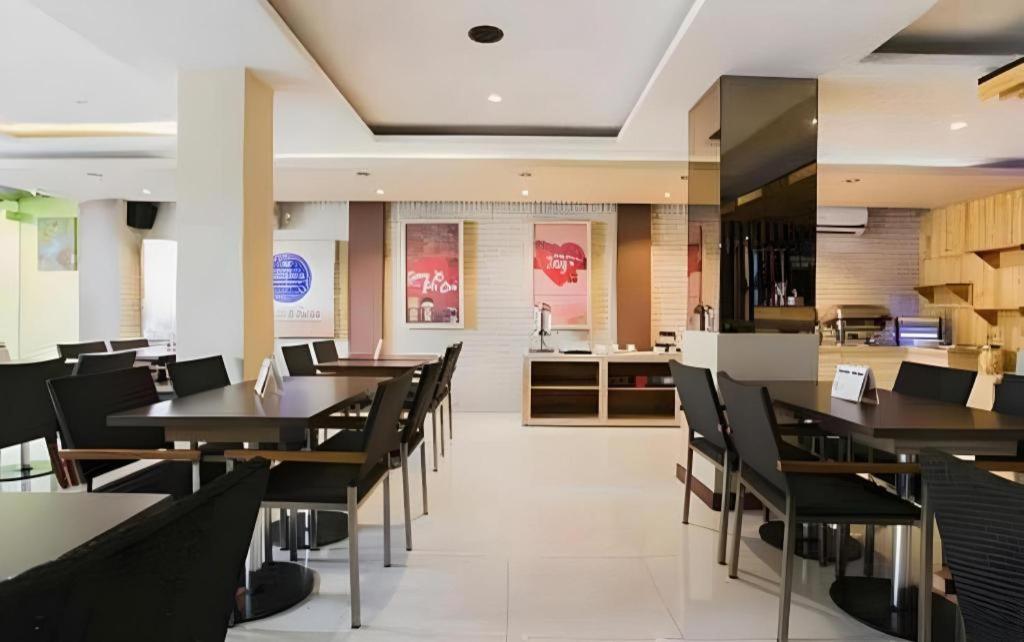 Life Puri Hotel Surabaya Gubeng Экстерьер фото